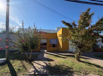 Casa de 3 ambientes, Lanús · Casa de 85 m² con 2 Dorm. en Venta en Valentín Alsina
