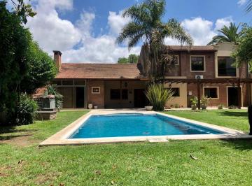 Casa · 308m² · 7 Ambientes · 3 Cocheras · Casa en Venta en Villa Elisa