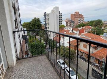 Departamento de 3 ambientes, Morón · Gran Departamento de 3 Ambientes con Balcón Al Frente