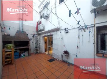 Departamento · 61m² · 3 Ambientes · Departamento Tipo PH en Pb con Amplio Patio - Barracas