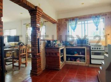 PH · 106m² · 4 Ambientes · Venta de PH 4 Ambientes Gran Terraza en Caseros