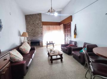 Casa · 168m² · 5 Ambientes · 3 Cocheras · Casa en Venta en Villa Icho Cruz.