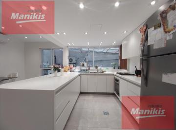 Departamento · 133m² · 4 Ambientes · Semipiso en Av Montes de Oca - Renovado