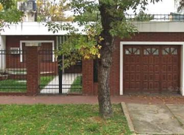 Casa · 143m² · 6 Ambientes · 2 Cocheras · Casa en Venta de 3 Dorm - Fisherton - Antártida Argentina