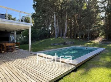 Casa · 160m² · 4 Ambientes · Casa en Venta en Costa Esmeralda