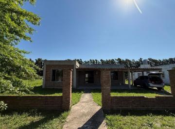 Casa · 92m² · 3 Ambientes · 1 Cochera · Casa en Venta