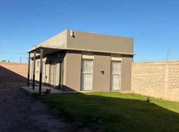 Casa · 61m² · 2 Ambientes · Casa en Centenario Venta - Alquiler