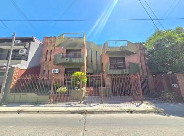 Edificio · 627m² · 4 Ambientes · 3 Cocheras · Edificio con 3 Departamentos en Venta en Ramos Mejía