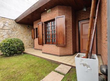 Casa · 182m² · 5 Ambientes · 1 Cochera · Casa en Venta 5 Ambientes en Moron