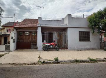 Casa · 125m² · 3 Ambientes · 3 Cocheras · Venta de Casa 3 Ambientes en Moron