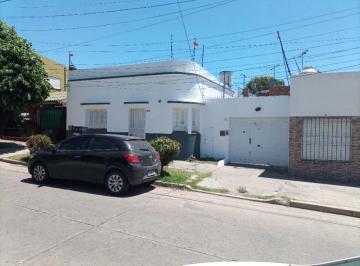 Casa de 3 ambientes, Quilmes · Casa con 155 m² Totales y 2 Dorm. en Venta en Villa Mafalda