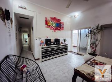Casa · 186m² · 5 Ambientes · Casa en Venta - 4 Dorm. 4 Baños - 186 m² - La Plata