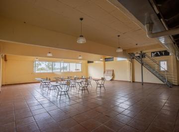 Local comercial · 250m² · 5 Ambientes · Alquiler Local Comercial Av Constitución Al 6100