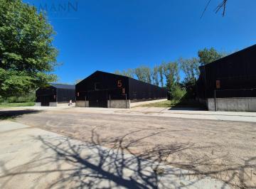 Campo · 504m² · 5 Ambientes · 2 Cocheras · Venta/alquiler Nave con Caballerizas en Tessalia, General Rodríguez