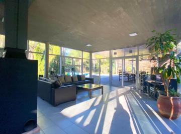 Casa · 345m² · 5 Ambientes · Casa en Venta - 4 Dorm. 4 Baños - Cocheras - 5.229 m² - Exaltación de La Cruz