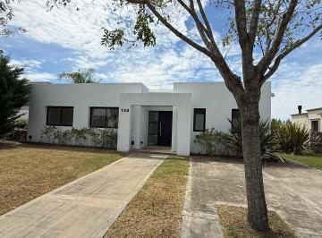 Casa · 165m² · 5 Ambientes · Casa Triplex en Venta en San Matias, Escobar, G. B. a. Zona Norte