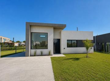 Casa · 130m² · 4 Ambientes · Casa en Venta en Barrio Santa Elisa, Pilar del Este, Pilar