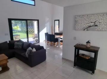 Casa · 132m² · 5 Ambientes · Casa Chalet en Venta en Santa Elisa, Pilar del Este, Pilar