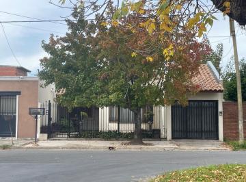 Casa · 222m² · 5 Ambientes · 1 Cochera · Casa en Venta en Ariel del Plata Campana con Patio Apta Crédito