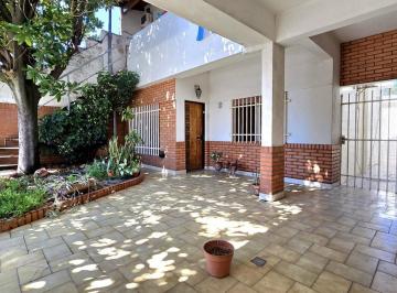 Casa · 130m² · 4 Ambientes · 1 Cochera · Venta Casa 4 Ambientes en Martin Coronado + Departamento 3 Ambientes
