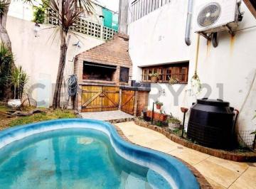 PH · 130m² · 5 Ambientes · 2 Cocheras · Vta PH Tipo Casa 4 Amb A. Credito Permuta