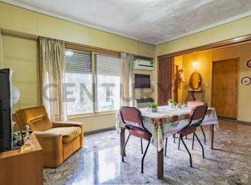 Casa · 286m² · 5 Ambientes · Vta Multifamiliar/caseros Apto Credito - Permuta