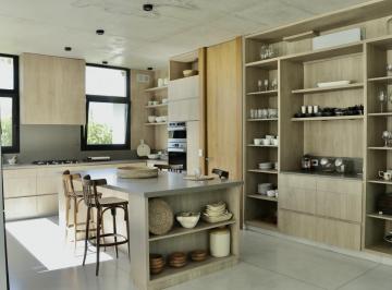 Casa · 464m² · 5 Ambientes · 2 Cocheras · Casa en Venta, 3 Dorm. en Pilar - Estancias del Pilar, con Parrilla y Pileta