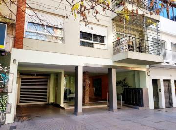 Departamento de 4 ambientes, Belgrano · Excelente Semipiso de 4 Amb. Al Frente, 2 Patios, Baulera, Cochera y Amenities.