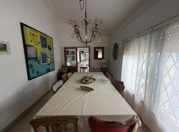 Casa · 350m² · 9 Ambientes · 2 Cocheras · Casa en Peru 781