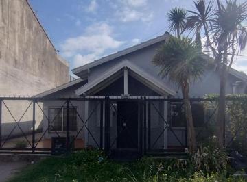 PH · 353m² · 3 Ambientes · 1 Cochera · Complejo de 3 Departamentos y Una Vivienda Al Frente Berazategui Oeste