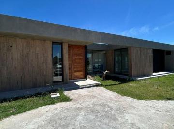 Casa · 160m² · 5 Ambientes · 2 Cocheras · Casa en Venta en Area 60 - La Reserva Escondida - a Estrenar 3/4 Dorm. Amplio Verde