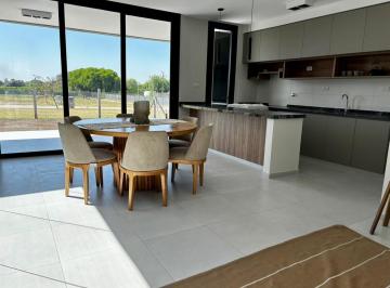 Casa · 127m² · 4 Ambientes · 2 Cocheras · Casa en Country The Point