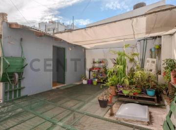PH · 86m² · 3 Ambientes · Venta PH 3 Ambientes con Terraza Propia en Flores - Permuta