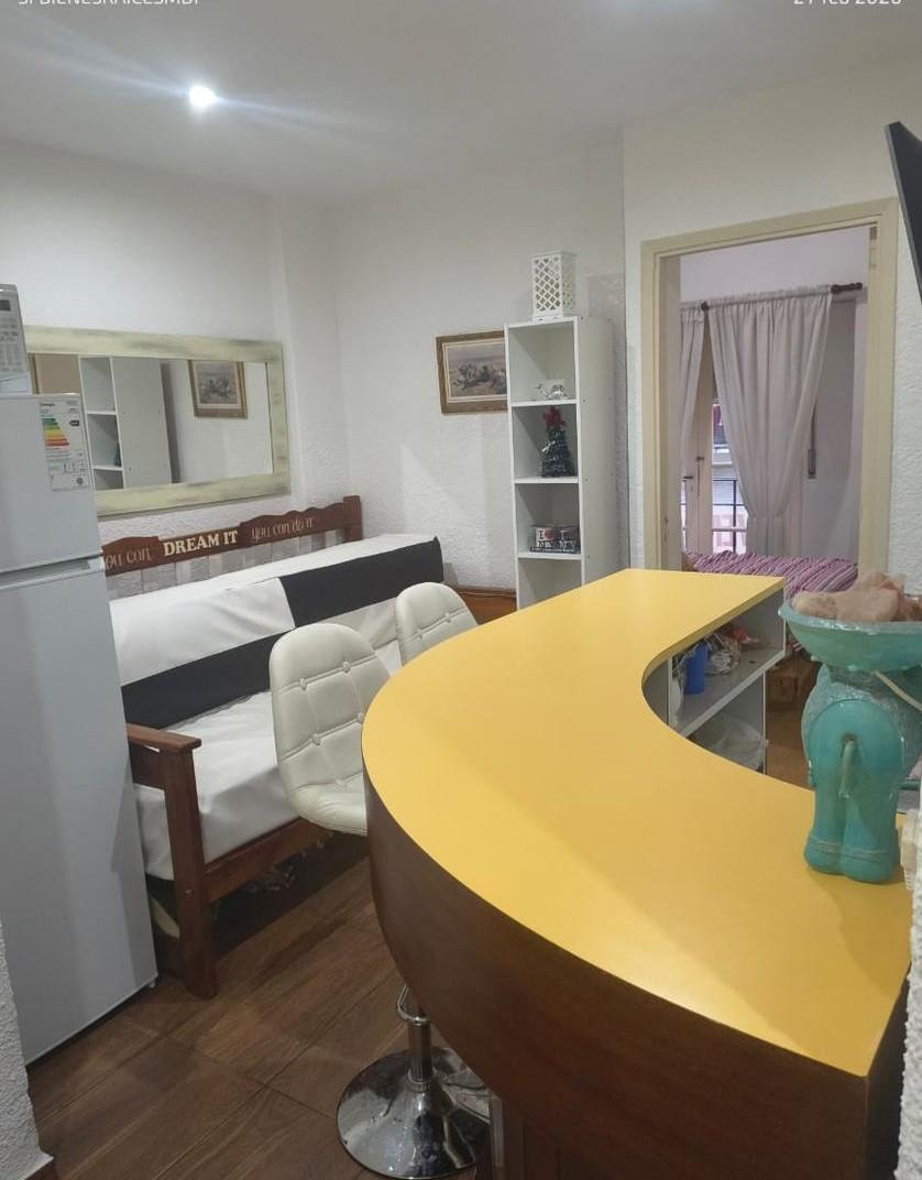 Depto 2 amb, 22m² con balcón francés — Centro