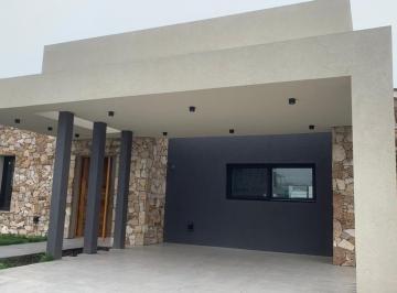 Casa · 210m² · 4 Ambientes · 2 Cocheras · Venta Casa Canning Barrio Terralagos