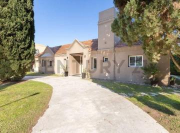 Casa · 181m² · 5 Ambientes · Venta Casa 5 Amb Country Banco Provincia - Permuta