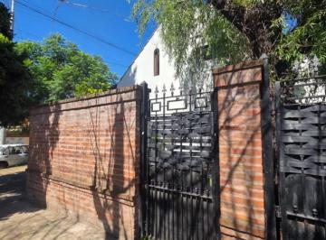 Casa · 85m² · 3 Ambientes · 1 Cochera · Venta Casa Tres Ambientes Jardin Cochera Bella Vista