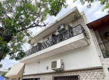 Casa · 55m² · 3 Ambientes · Alquiler Casa de Planta Alta de 2 Dorm. en República de La Sexta