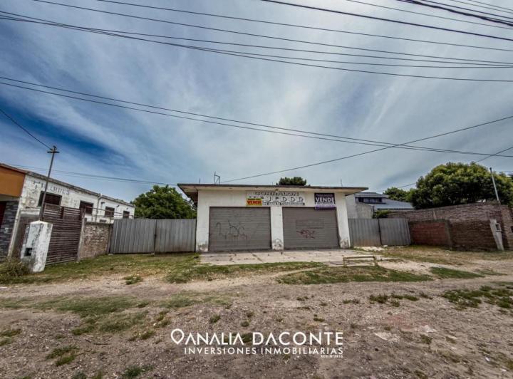 Local comercial · 110m² · 4 Cocheras
