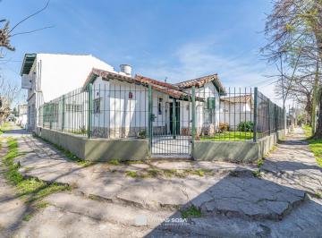 Casa · 158m² · 3 Ambientes · Venta - Casa 3 Ambientes con Patio - Zona Regional - Apto Crédito