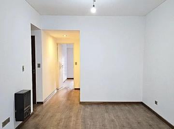 Departamento · 47m² · 2 Ambientes · Venta 2 Ambientes Al Frente con Balcon y Lavadero Cerca de Todo Apto Credito Bancario