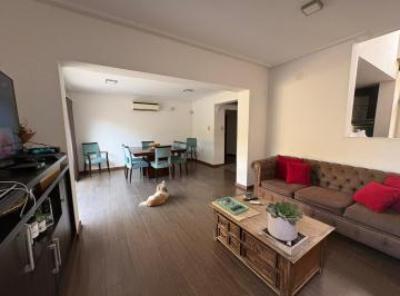 Casa · 260m² · 7 Ambientes · 2 Cocheras · Casa en Venta en Residencial Santa Ana, 5 Dorm., Apto Crédito