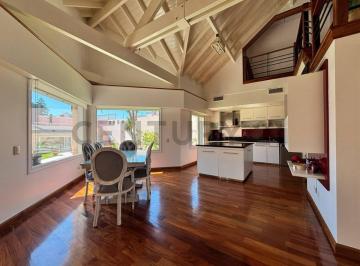 Casa · 476m² · 6 Ambientes · 6 Cocheras · Venta Casa de 6 Amb - Residencia Premium | Ramos Mejía (Zona Don Bosco) Acepta Permuta y Ofrece Finan
