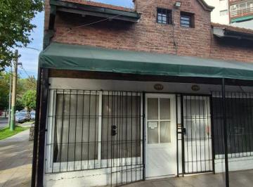 Oficina comercial de 3 ambientes, Almirante Brown · Alquiler de Oficina Amoblada en 2 Plantas, S. de Espera, 2 Despachos, Kitchinet y Baño. en Adrogué.