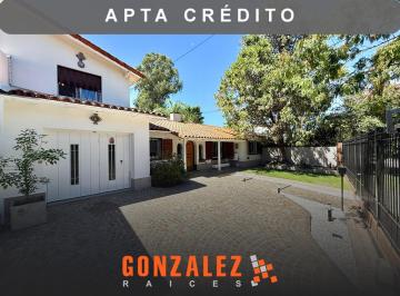 Casa · 252m² · 5 Ambientes · 4 Cocheras · Casa en Ciudad Evita - 5 Amb con Piscina