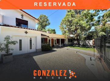 Casa · 252m² · 5 Ambientes · 4 Cocheras · Casa en Ciudad Evita - 5 Amb con Piscina
