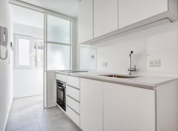 Departamento · 65m² · 4 Ambientes · 1 Cochera · Venta Departamento 4 Ambientes en Recoleta, Esquina, Muy Luminoso, Refacción Premium, con Cochera