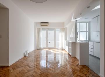 Departamento · 65m² · 4 Ambientes · 1 Cochera · Venta Departamento 4 Ambientes en Recoleta, Esquina, Muy Luminoso, Refacción Premium, con Cochera