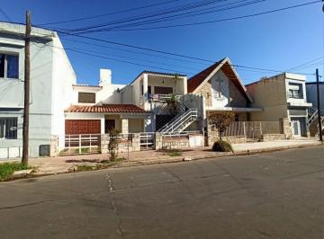 Casa · 295m² · 6 Ambientes · 2 Cocheras · 2 Viviendas Independientes en Lote 515 m² | Patio + Pileta + Cochera | Santa Rosa (Alto Alberdi)