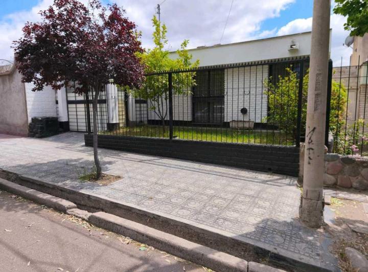 Casa · 133m² · 9 Ambientes · 1 Cochera